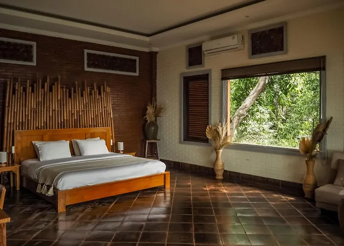 Kailash Lodge